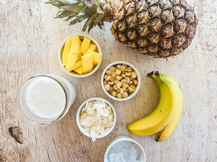 Tropical smoothie bowl ingredients